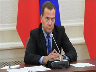 رئيس الوزراء الروسي ميدفيديف يعلن استقالة الحكومة