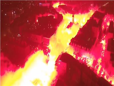 فيديو| مشجعو نادي بولندي يحتفلون بإحراق المدينة !!
