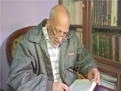 فيديو| «عم سيد».. من حداد مسلح بشهادة إعدادية لـ «حاصل على الدكتوراه»