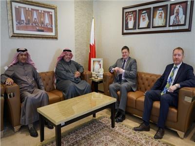 وزير العدل البحريني يستقبل سفير انجلترا لدى المملكة