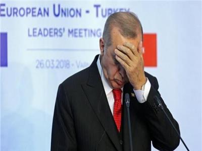 فيديو| رؤساء العالم يتجاهلون «أردوغان».. و«الأتراك» يسخرون منه