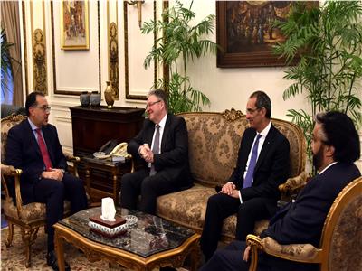 «مدبولي» يؤكد دعم ومساندة الحكومة لأنشطة واستثمارات DHL في مصر 