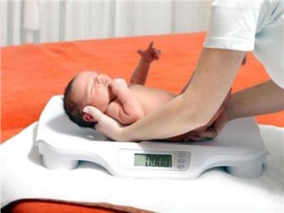 انخفاض وزن حديثي الولادة يجعلهم عرضة لضيق التنفس لاحقا 