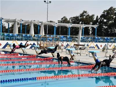 انطلاق منافسات السباحة للطلاب للوافدين بجامعة القناة