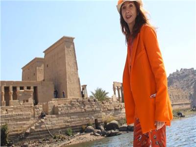 الفنانة فيكتوريا أبريل من معبد فيلة: مصر لها مكانة خاصة في قلبي