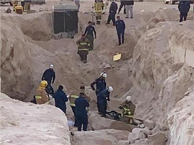 الاطفاء الكويتية: انتشال 6 أشخاص في انهيار رملي في «المطلاع» بينهم 3 وفيات