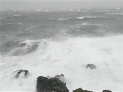 بالفيديو| «أمواج شديدة» تضرب جزيرة باردزي البريطانية