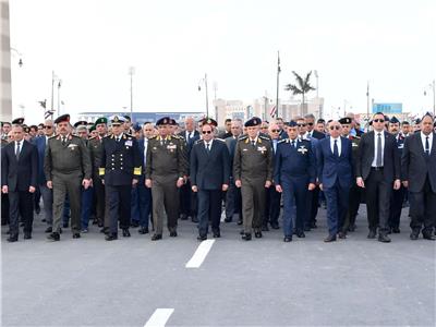 صور| السيسي يتقدم الجنازة العسكرية للفريق أحمد نصر قائد القوات الجوية الأسبق