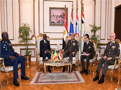 الفريق أول محمد زكى يلتقى وزير القوات المسلحة بجمهورية السنغال