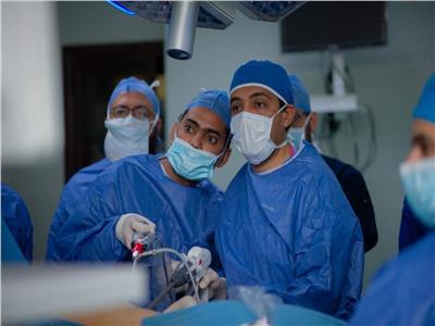 إجراء 4 عمليات معقدة باستخدام تقنية منظار الصدر الجراحي بجامعة أسيوط 