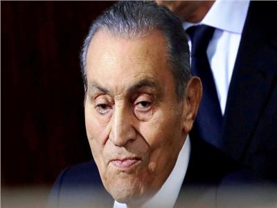 السوشيال ميديا تتحول لسرادق عزاء بعد وفاة الرئيس الأسبق حسني مبارك