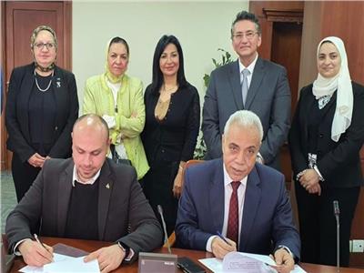 «اتحاد بنوك مصر» يدعم تمكين وتشغيل المرأة في إطار مبادرة تطوير العشوائيات
