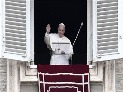 بابا الفاتيكان يطلب من الكهنة الخروج ومقابلة مرضى «كورونا»