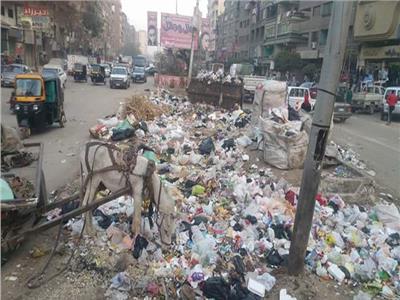 مقالب القمامة تهدد أهالي شبرا الخيمة.. والنظافة «لما المحافظ يكون موجود»