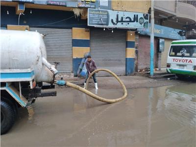  شفط تجمعات الأمطار بالمنوفية ومكافآت فورية لعمال النظافة