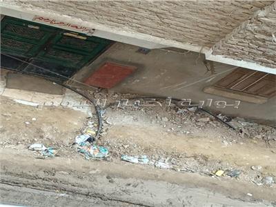 صور.. «سكان فيصل» للمسئولين: أنقذونا من كابلات الكهرباء المكشوفة