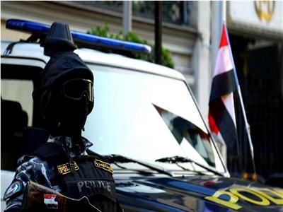 فيديو| الأغاني الوطنية من سيارات الشرطة.. رسالة طمأنينة للشعب المصري