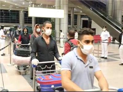 فيديو| مصر تعيد أبناءها العالقين في الخارج وتوفر لهم سبل الإعاشة والرعاية