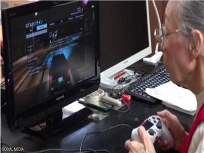 جدة عمرها 90 عامًا تدخل «موسوعة جينيس» بسبب إدمانها ألعاب الفيديو 