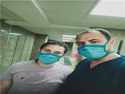 خروج طبيب مصاب بالكورونا من مستشفى قها للحجر بالقليوبية