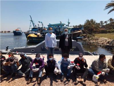 عزل ١٩ صيادا عقب عودتهم من ليبيا