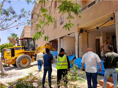 رصد وإزالة ٥ مخالفات تغيير نشاط لوحدات سكنية  بمدينة ٦ أكتوبر