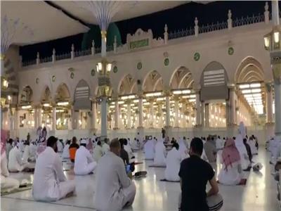 فيديو| «الصلاة خير من النوم» أول أذان من المسجد النبوي بعد إعادة فتحه واستقبال المصلين