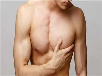 أستاذ جراحات تجميل يوضح علاج ترهل الثدي عند الرجال