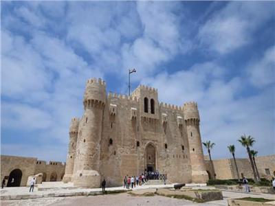 السماح بدخول 100 زائر فقط.. اجراءات مشددة من أثار الإسكندرية في قلعة قايتباي