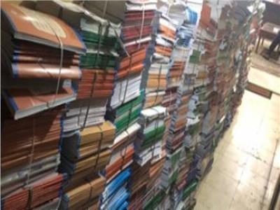ضبط 2650 كتابا خارجيا بدون تصريح داخل مكتبة بالأزبكية