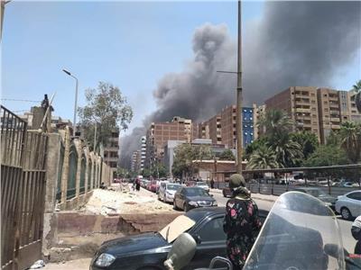 صور .. تفاصيل حريق سوق توشكى بمنطقة حلوان