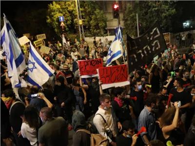 فيديو| الإسرائيليون يتظاهرون ضد نتنياهو وتعامل الحكومة مع أزمة كورونا
