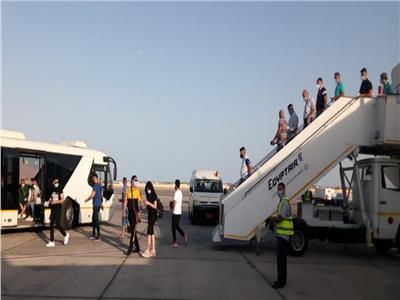 وصول أول رحلة سياحية قادمة من بغداد إلى مطار شرم الشيخ 