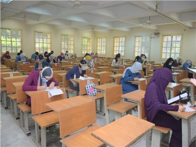 بالصور| جامعة القاهرة تواصل امتحانات الفرق النهائية للأسبوع السادس
