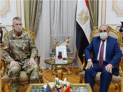 وزير الدولة للإنتاج الحربى يبحث مع ملحق الدفاع بالسفارة الأمريكية تعزيز التعاون المشترك