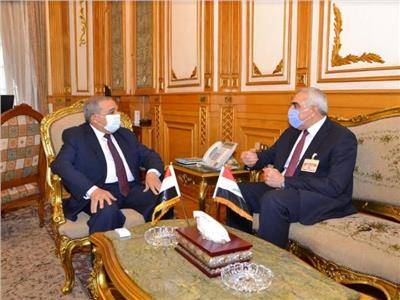 سفير العراق يبحث مع وزير الإنتاج الحربي سبل تعزيز التعاون المشترك