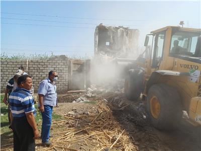 إزالة 43 حالة تعد على الأراضي الزراعية وأملاك دولة بديروط