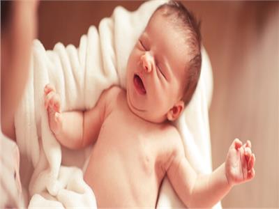 للأمهات الجدد.. سبب زيادة أملاح «اليورات» عند حديثي الولادة