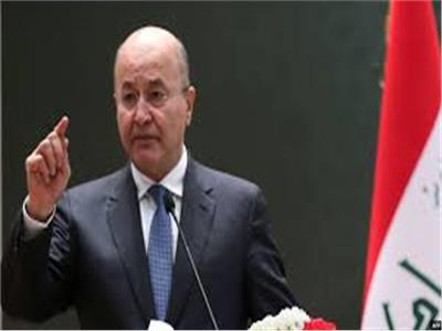 الرئيس العراقي يحذر من التراخي بمحاسبة الفاسدين ويدعو لانتخابات مبكرة نزيهة