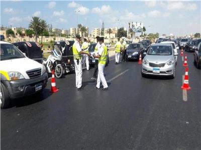 المرور تواصل حملاتها على الطرق السريعة والمحاور لرصد المخالفين