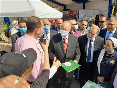 محافظ القاهرة: معرض الأسرة يشارك فيه 300 عارضا من أصحاب الصناعات الصغيرة