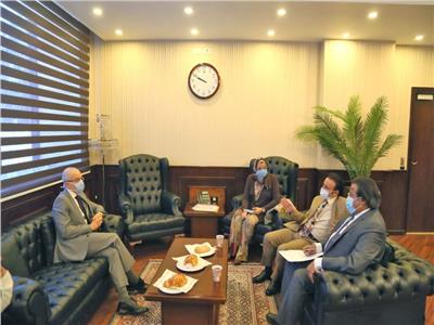 الملحق الثقافي بسفارة السعودية يلتقي الأمين العام للجنة التخصصات الطبية
