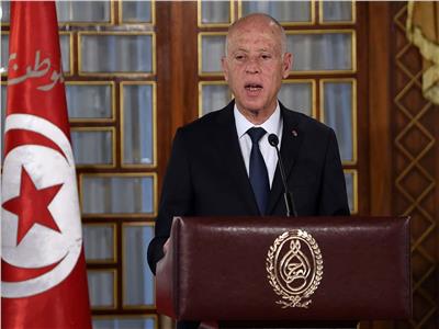 الرئيس التونسي يبحث هاتفيا مع نظيره الجزائري مجريات الأوضاع في ليبيا