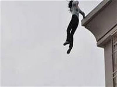 سقوط سيدة من الطابق الـ 14 بمجمع المحاكم في الإسكندرية 