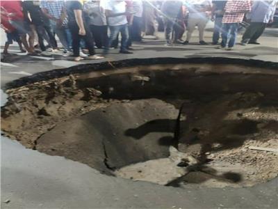محافظ الإسكندرية: لا خسائر بسبب الهبوط الأرضي.. وعمقه 5 أمتار 
