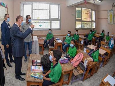محافظ الإسكندرية للطلاب: «ابتعدوا عن الدروس الخصوصية» 