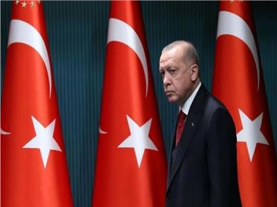 أردوغان يرفع راتبه لـ88 ألف ليرة.. ويطالب الأتراك بالصبر
