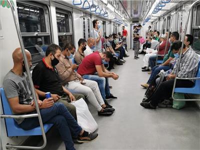 وزارة النقل تشدد على ارتداء «الكمامات» في المواصلات