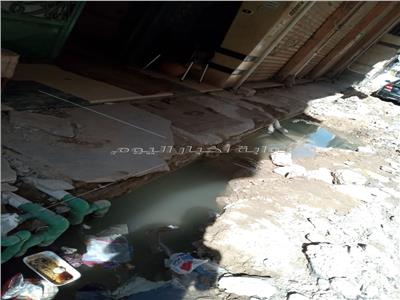 «مياه الشرب» مهدرة منذ 3 أيام بسبب كسر ماسورة في الإسكندرية
