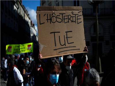 قرار إغلاق وقائي من كورونا في فرنسا يثير الاحتجاج والتمرد